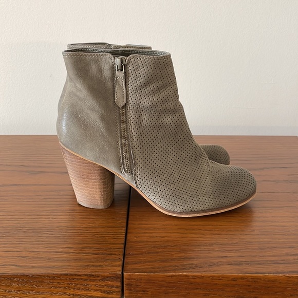 BP Trolley Ankle Booties in Perferated Grey - Size 7 - Picture 4 of 10